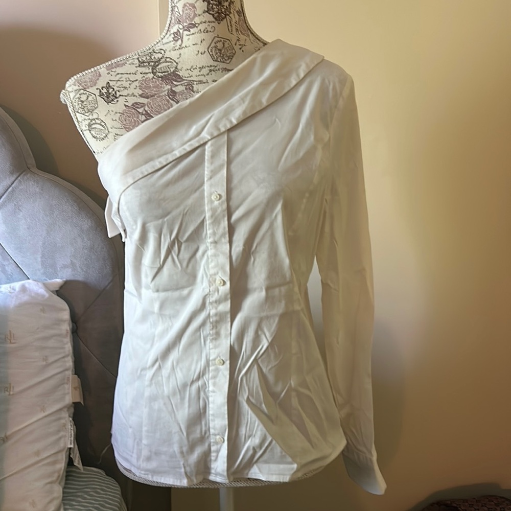 Super cute Bar III blouse